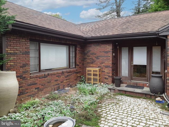 612 HOLLY CT, State College, PA 16801