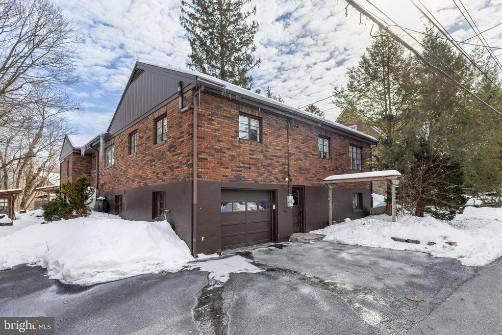 612 HOLLY CT, State College, PA 16801