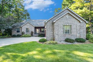 4204 Pavilion Court, Fenton, MI 48430