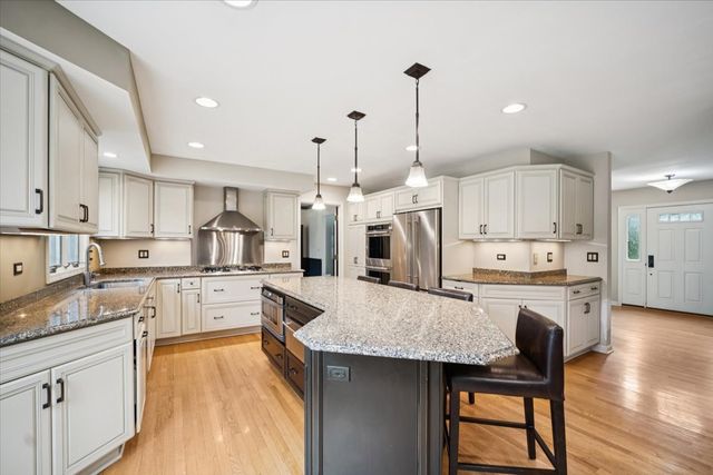 21488 N Pheasant Trail, Deer Park, IL 60010
