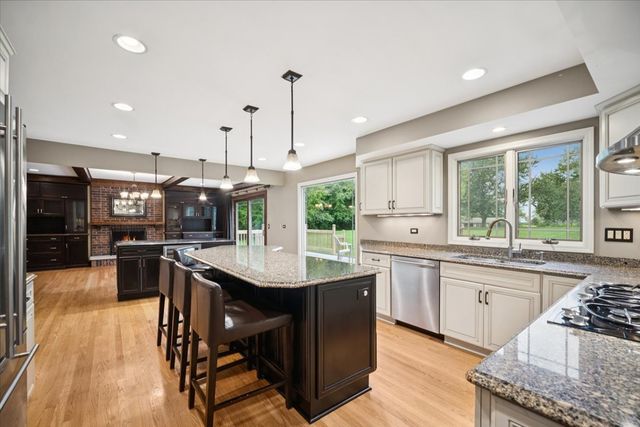 21488 N Pheasant Trail, Deer Park, IL 60010