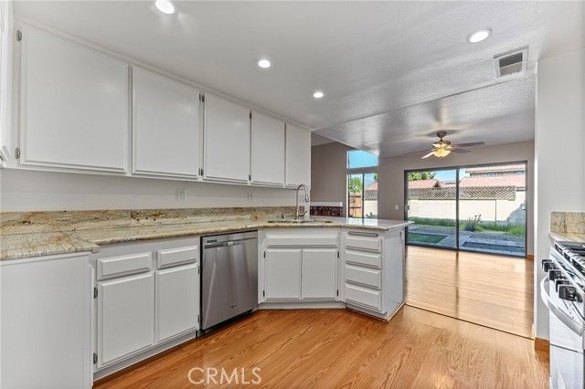 545 W Puente 2, Covina, CA 91722