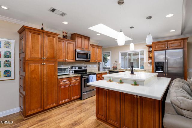 17219 Village 17, Camarillo, CA 93012