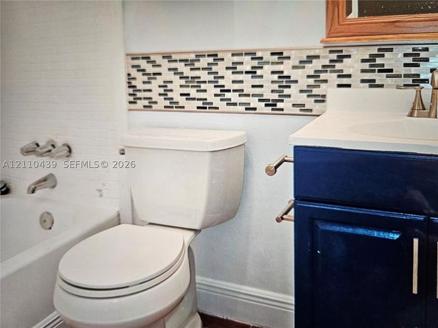 1021 Mockingbird Ln 105, Plantation, FL 33324