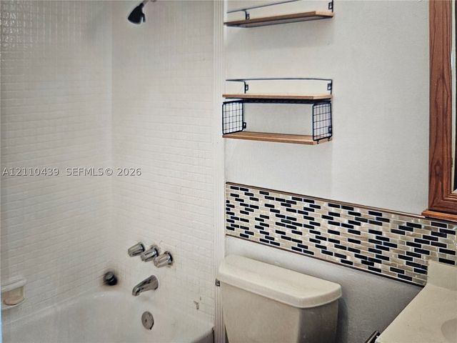 1021 Mockingbird Ln 105, Plantation, FL 33324