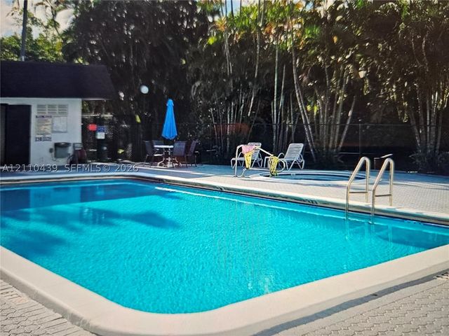 1021 Mockingbird Ln 105, Plantation, FL 33324