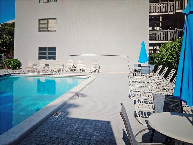 1021 Mockingbird Ln 105, Plantation, FL 33324