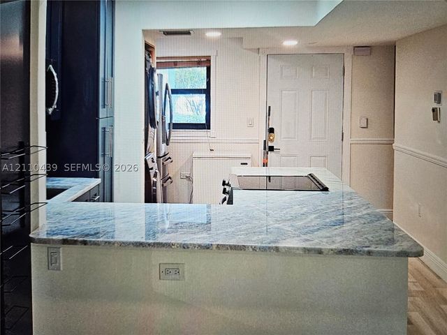 1021 Mockingbird Ln 105, Plantation, FL 33324