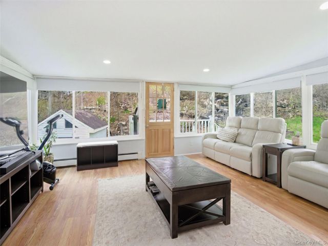 168 W Hartsdale Avenue, Hartsdale, NY 10530