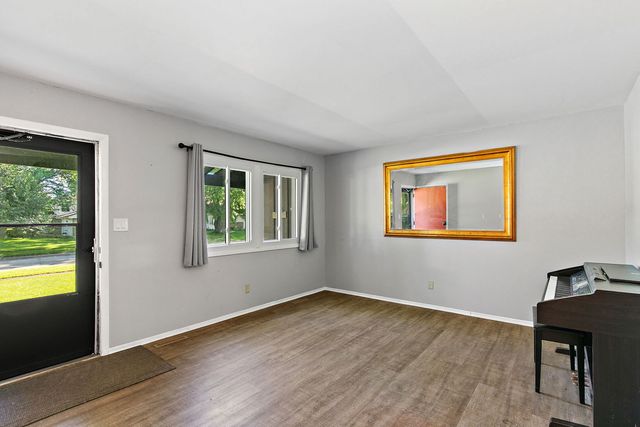 85 Sherbon Lane, Crystal Lake, IL 60014