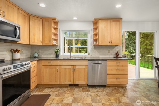 21803 NE 154th Street, Woodinville, WA 98077