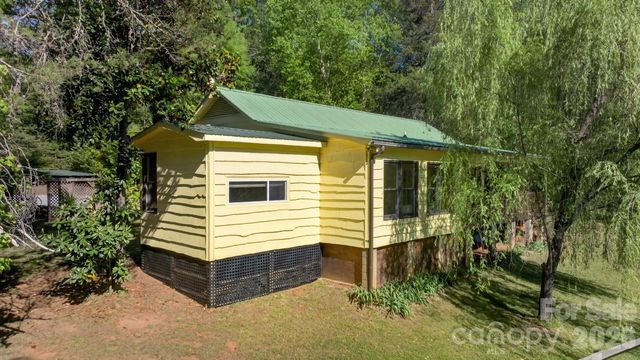 3205 Collinsville Road, Columbus, NC 28722