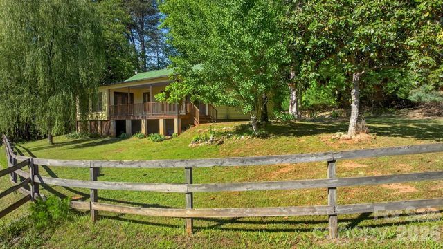 3205 Collinsville Road, Columbus, NC 28722