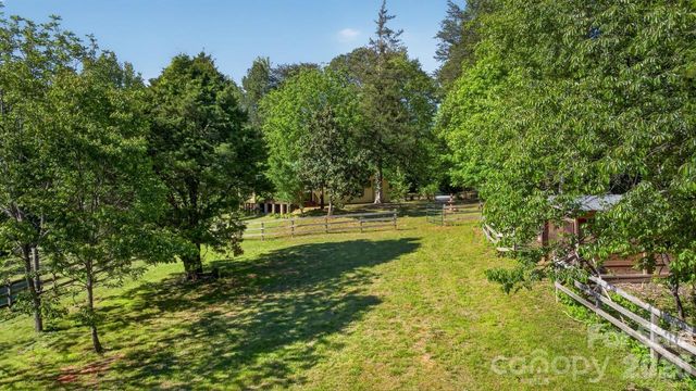 3205 Collinsville Road, Columbus, NC 28722