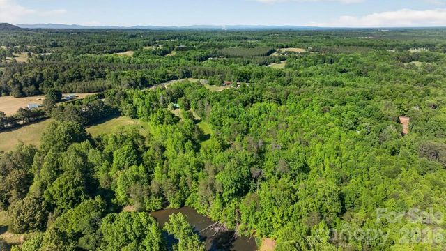 3205 Collinsville Road, Columbus, NC 28722