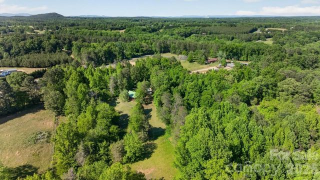 3205 Collinsville Road, Columbus, NC 28722