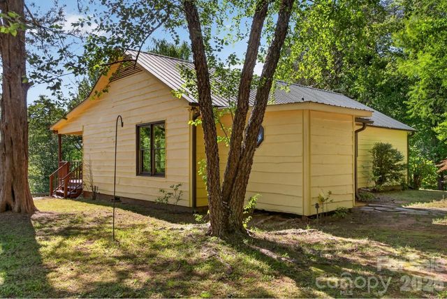 3205 Collinsville Road, Columbus, NC 28722