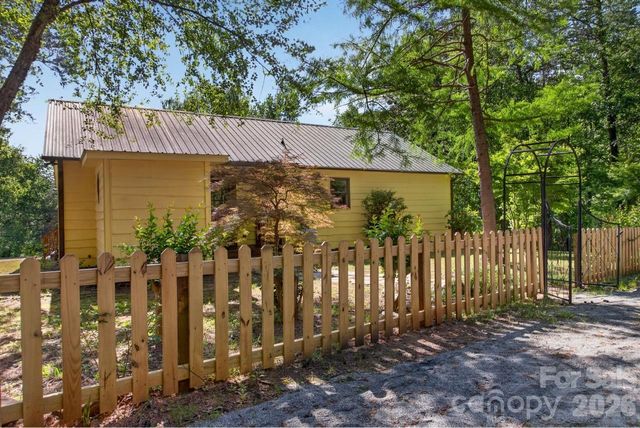 3205 Collinsville Road, Columbus, NC 28722