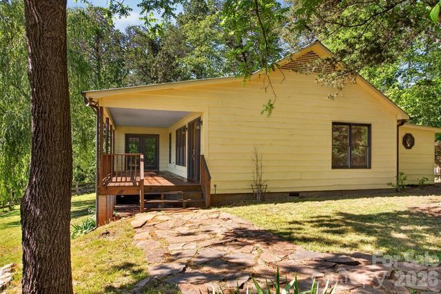 3205 Collinsville Road, Columbus, NC 28722