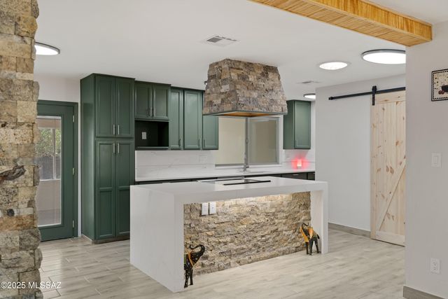 2220 N Arena Vista Avenue, Tucson, AZ 85715