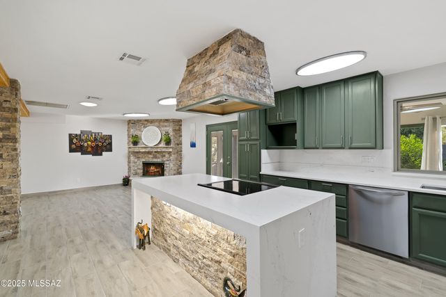 2220 N Arena Vista Avenue, Tucson, AZ 85715