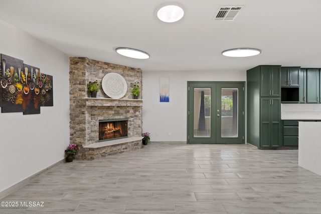 2220 N Arena Vista Avenue, Tucson, AZ 85715