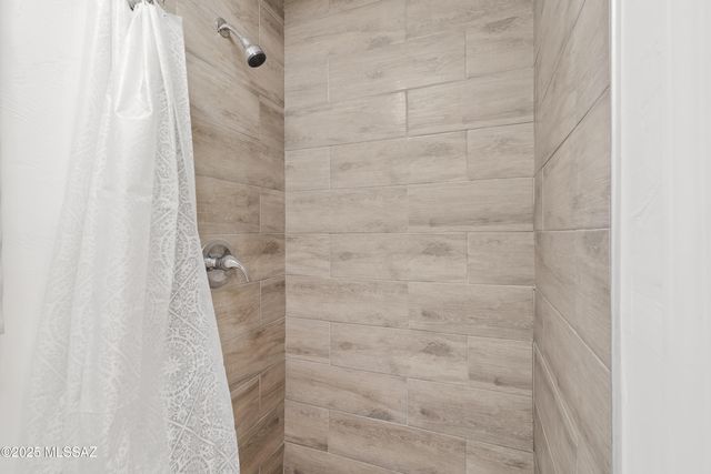 2220 N Arena Vista Avenue, Tucson, AZ 85715