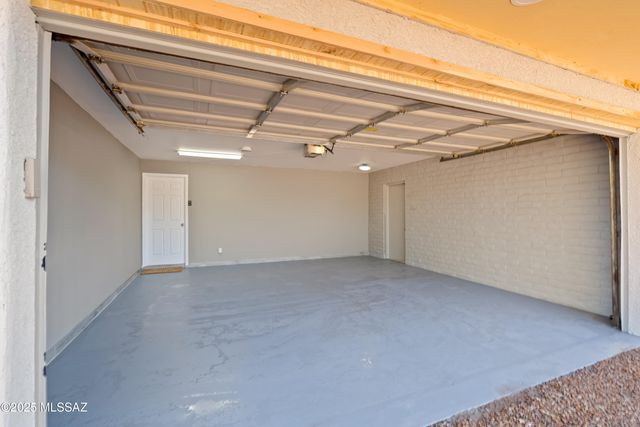 2220 N Arena Vista Avenue, Tucson, AZ 85715