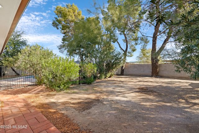 2220 N Arena Vista Avenue, Tucson, AZ 85715