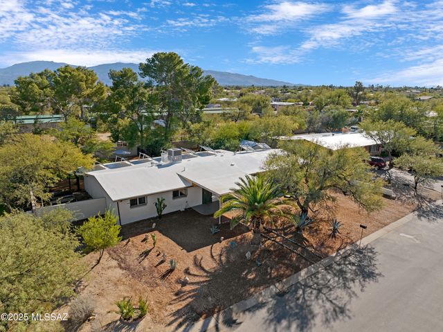 2220 N Arena Vista Avenue, Tucson, AZ 85715