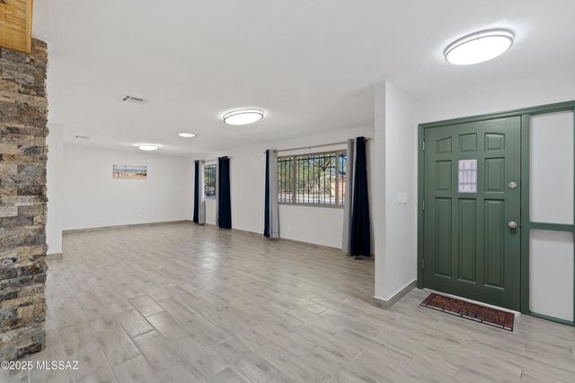 2220 N Arena Vista Avenue, Tucson, AZ 85715