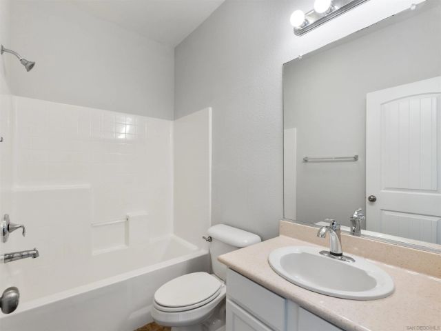 3013 Wohlford Dr, Escondido, CA 92027