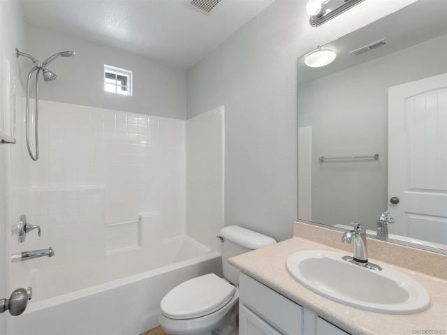 3013 Wohlford Dr, Escondido, CA 92027