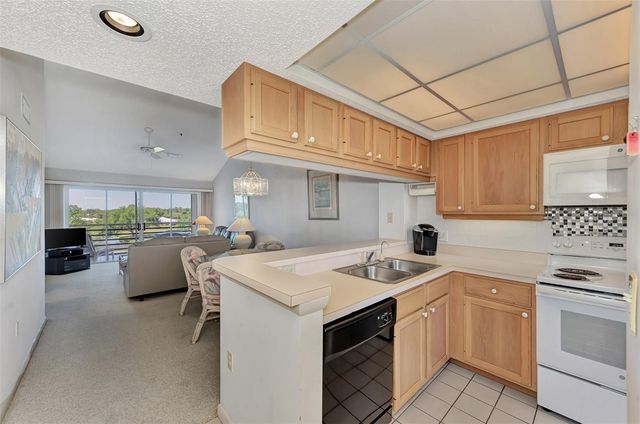 841 WEXFORD BOULEVARD 841, Venice, FL 34293