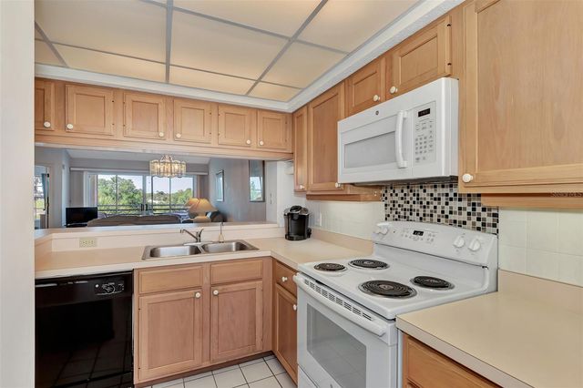 841 WEXFORD BOULEVARD 841, Venice, FL 34293