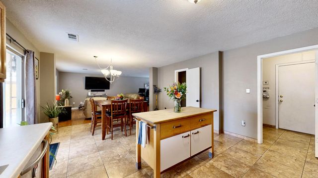 11209 Egret Court SW, Albuquerque, NM 87121