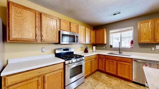 11209 Egret Court SW, Albuquerque, NM 87121