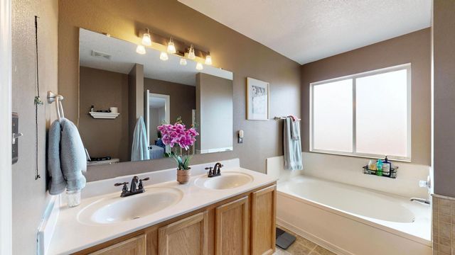 11209 Egret Court SW, Albuquerque, NM 87121