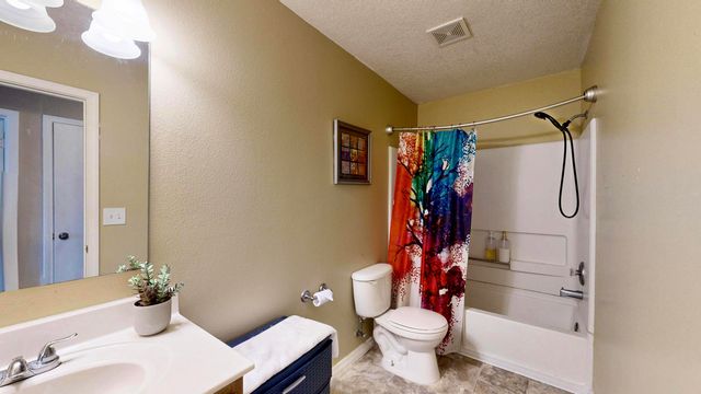11209 Egret Court SW, Albuquerque, NM 87121