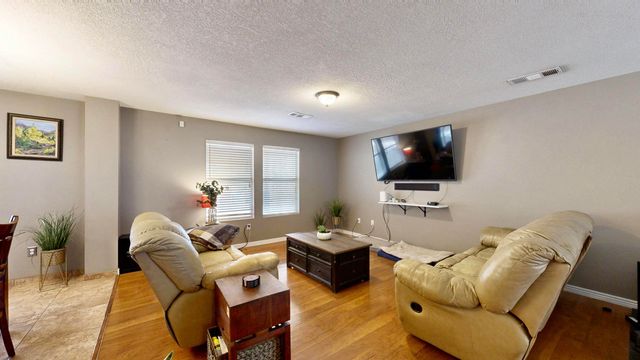 11209 Egret Court SW, Albuquerque, NM 87121