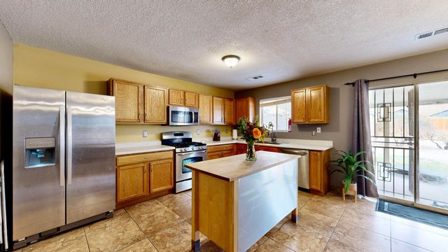 11209 Egret Court SW, Albuquerque, NM 87121
