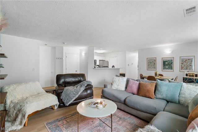 1435 Buckingham Gate D Boulevard, Cuyahoga Falls, OH 44221