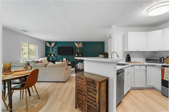 1435 Buckingham Gate D Boulevard, Cuyahoga Falls, OH 44221