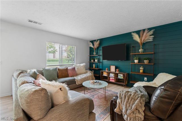 1435 Buckingham Gate D Boulevard, Cuyahoga Falls, OH 44221