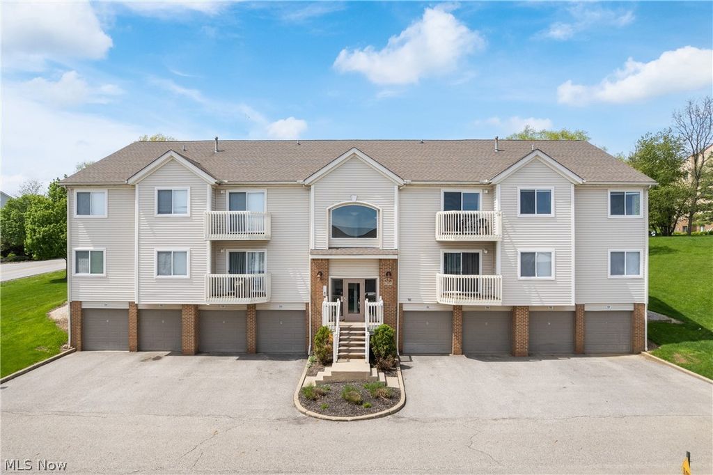 1435 Buckingham Gate D Boulevard, Cuyahoga Falls, OH 44221