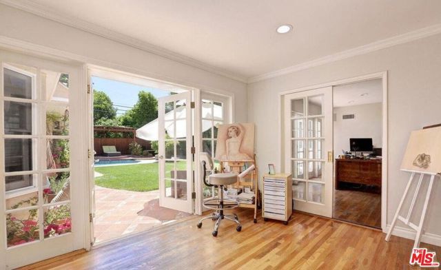 3076 Earlmar Drive, Los Angeles, CA 90064