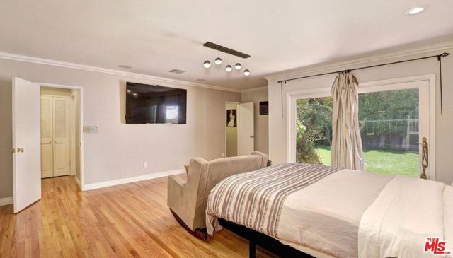 3076 Earlmar Drive, Los Angeles, CA 90064