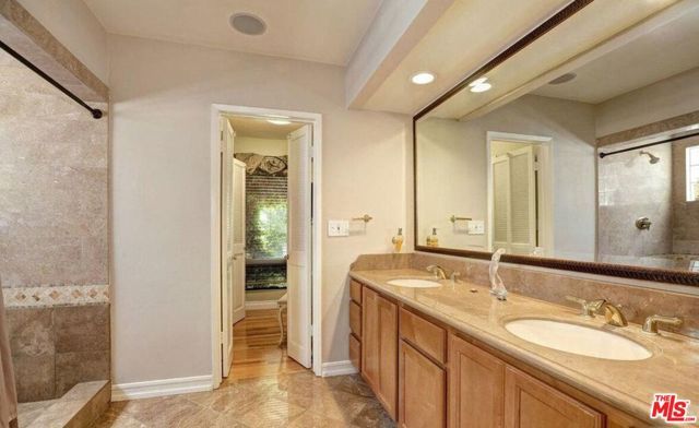 3076 Earlmar Drive, Los Angeles, CA 90064