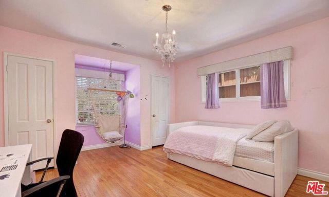 3076 Earlmar Drive, Los Angeles, CA 90064