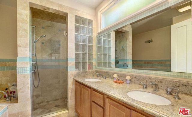 3076 Earlmar Drive, Los Angeles, CA 90064